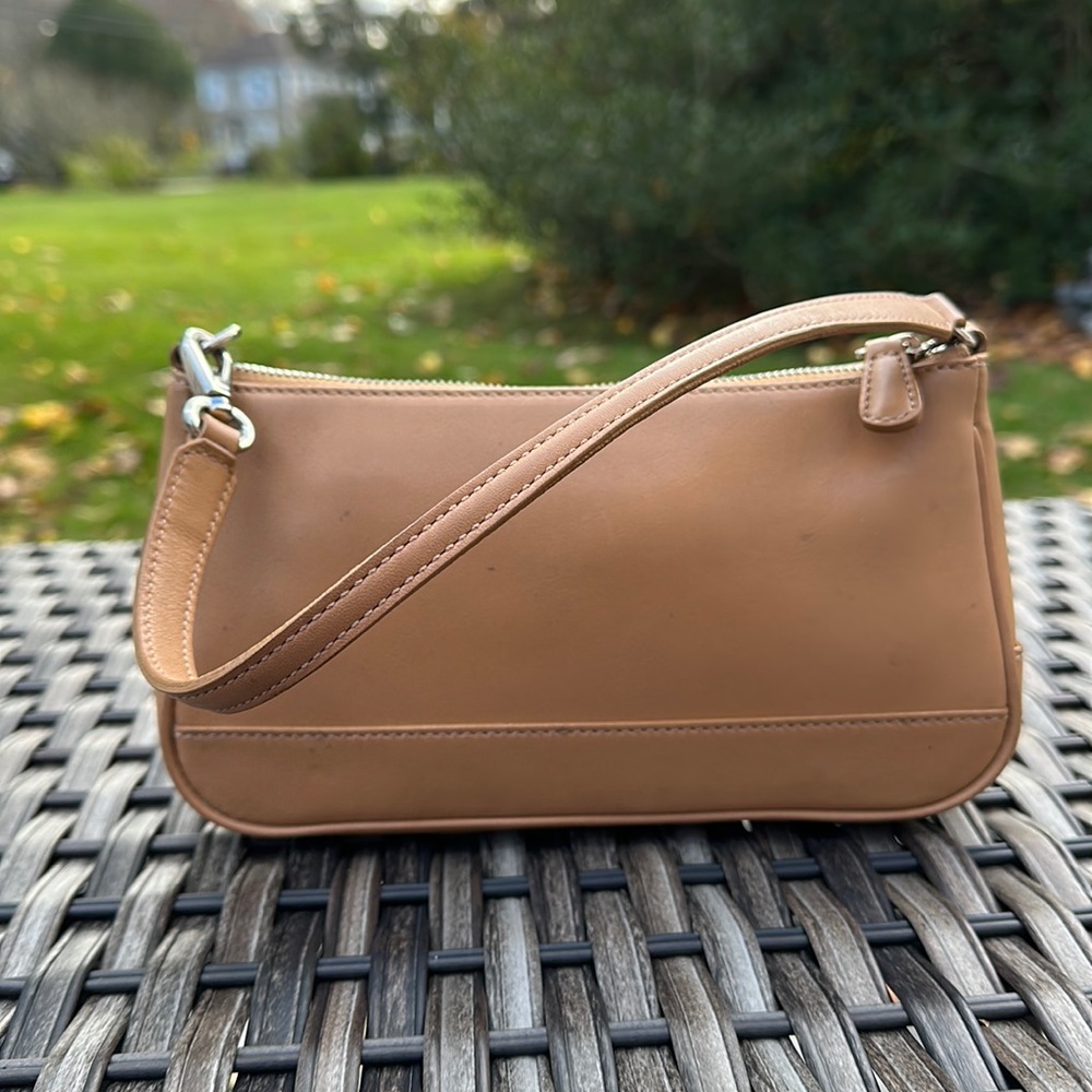 VTG: Coach Hampton Demi Leather Hobo - Camel Color. Comes W/COACH DUST BAG